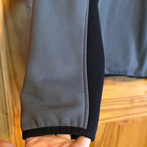 Pure Polaris Gray and Black Pullover - Picture 5 of 10